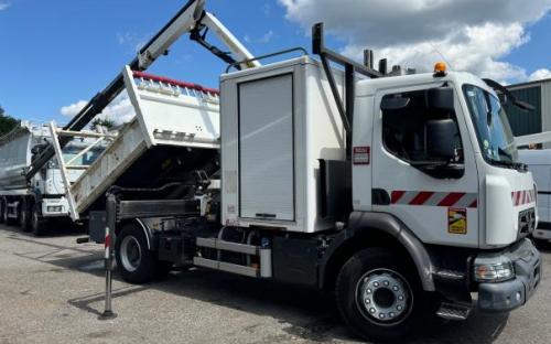 Renault D13 Kipper mit PK9002 Kran